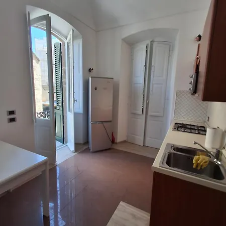 Di Porta A Terra Lägenhet
