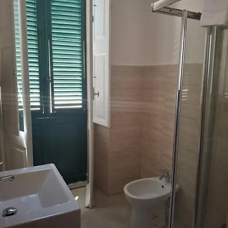 Di Porta A Terra Apartment *
